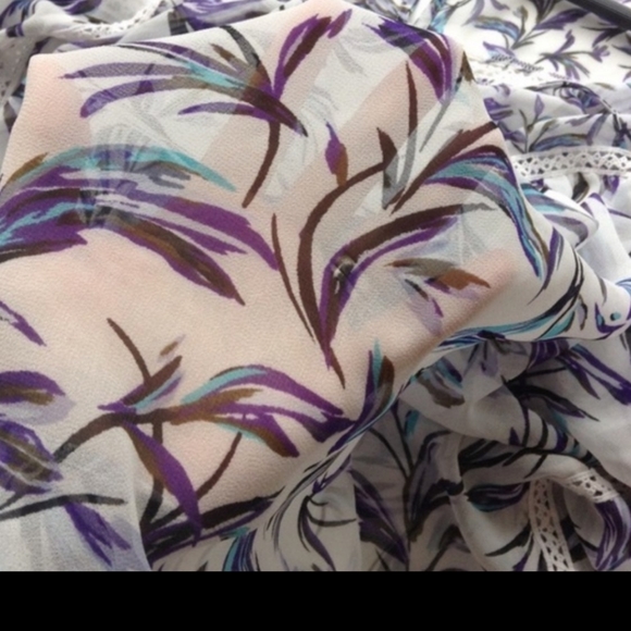 Blouse - Picture 2 of 3